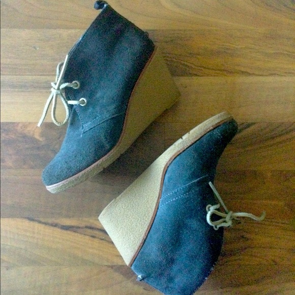 Sperry Shoes - 🔥🔥HOST PIC🔥🔥Sperry Top Sider Suede Booties